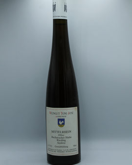 Weinflasche mit Weißwein, Rotwein, Rotweinflasche, Weißweinflasche mit gutem Etikett aus Deutschland, alter Wein in Weinflasche, gut erhaltener alter Wein, Weinrarität