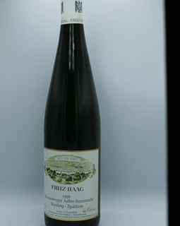 Weinflasche mit Weißwein, Rotwein, Rotweinflasche, Weißweinflasche mit gutem Etikett aus Deutschland, alter Wein in Weinflasche, gut erhaltener alter Wein, Weinrarität