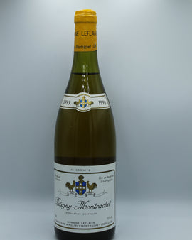 Weinflasche mit Weißwein, Rotwein, Rotweinflasche, Weißweinflasche mit gutem Etikett aus Deutschland, alter Wein in Weinflasche, gut erhaltener alter Wein, Weinrarität