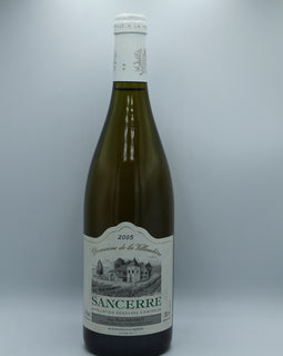 Weinflasche mit Weißwein, Rotwein, Rotweinflasche, Weißweinflasche mit gutem Etikett aus Deutschland, alter Wein in Weinflasche, gut erhaltener alter Wein, Weinrarität