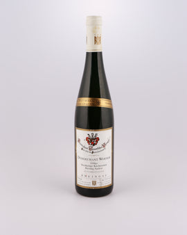 Weinflasche mit Weißwein, Rotwein, Rotweinflasche, Weißweinflasche mit gutem Etikett aus Deutschland, alter Wein in Weinflasche, gut erhaltener alter Wein, Weinrarität